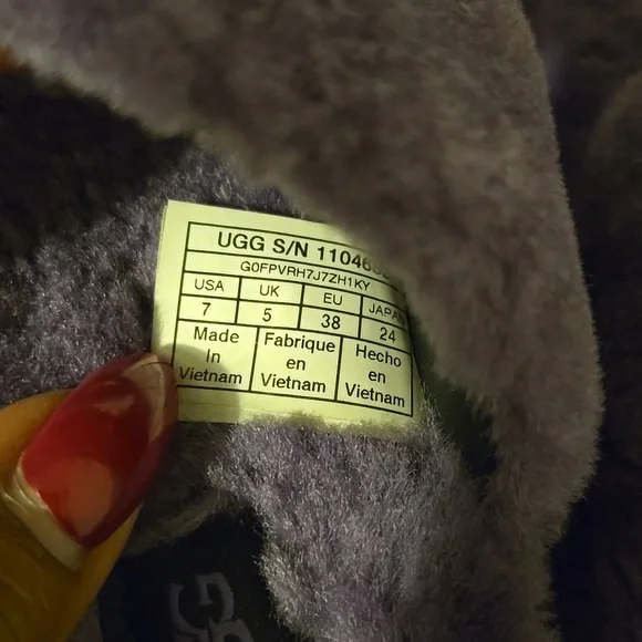 UGG Purple Fuzzy Slippers - Picture 8 of 8